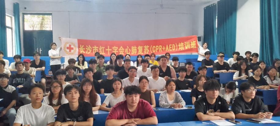 应急救护培训进校园 岗课证融合共育人才